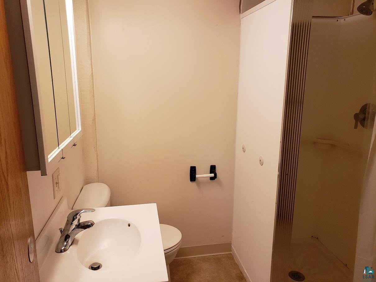 2024 West 4th Street Duluth, MN 55806 - Photo 29 of 41 Unit 2 Bathroom