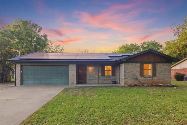 $260,000 | 1018 Princeton Place, Cleburne, TX 76033