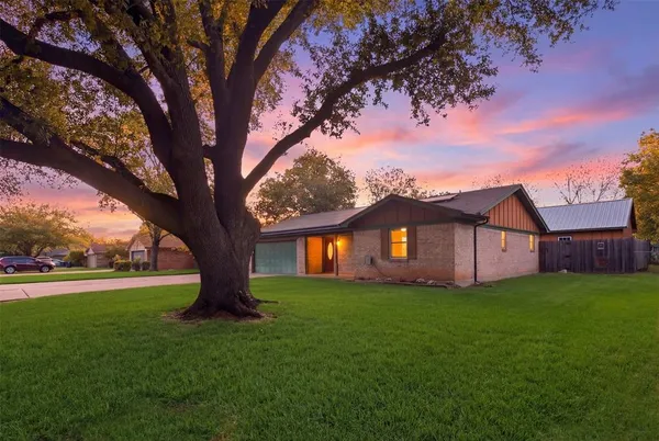 $260,000 | 1018 Princeton Place, Cleburne, TX 76033