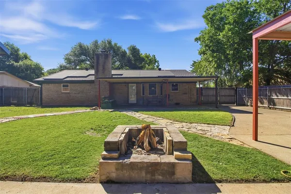 $260,000 | 1018 Princeton Place, Cleburne, TX 76033