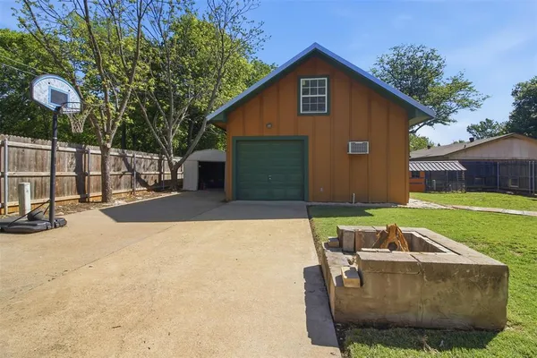 $260,000 | 1018 Princeton Place, Cleburne, TX 76033
