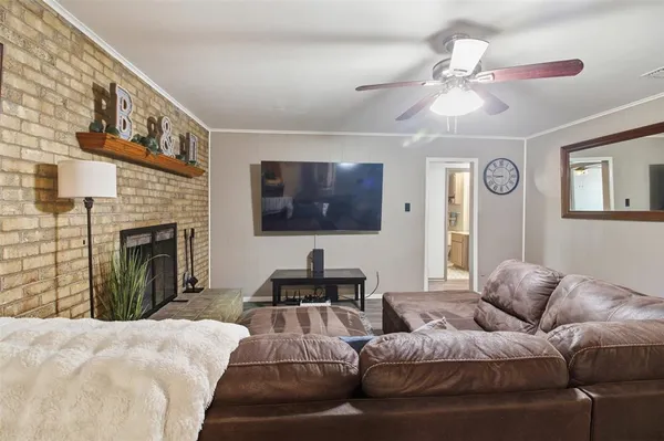 $260,000 | 1018 Princeton Place, Cleburne, TX 76033