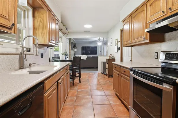 $260,000 | 1018 Princeton Place, Cleburne, TX 76033