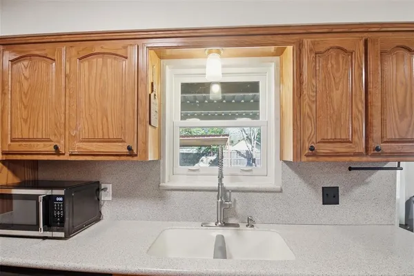 $260,000 | 1018 Princeton Place, Cleburne, TX 76033