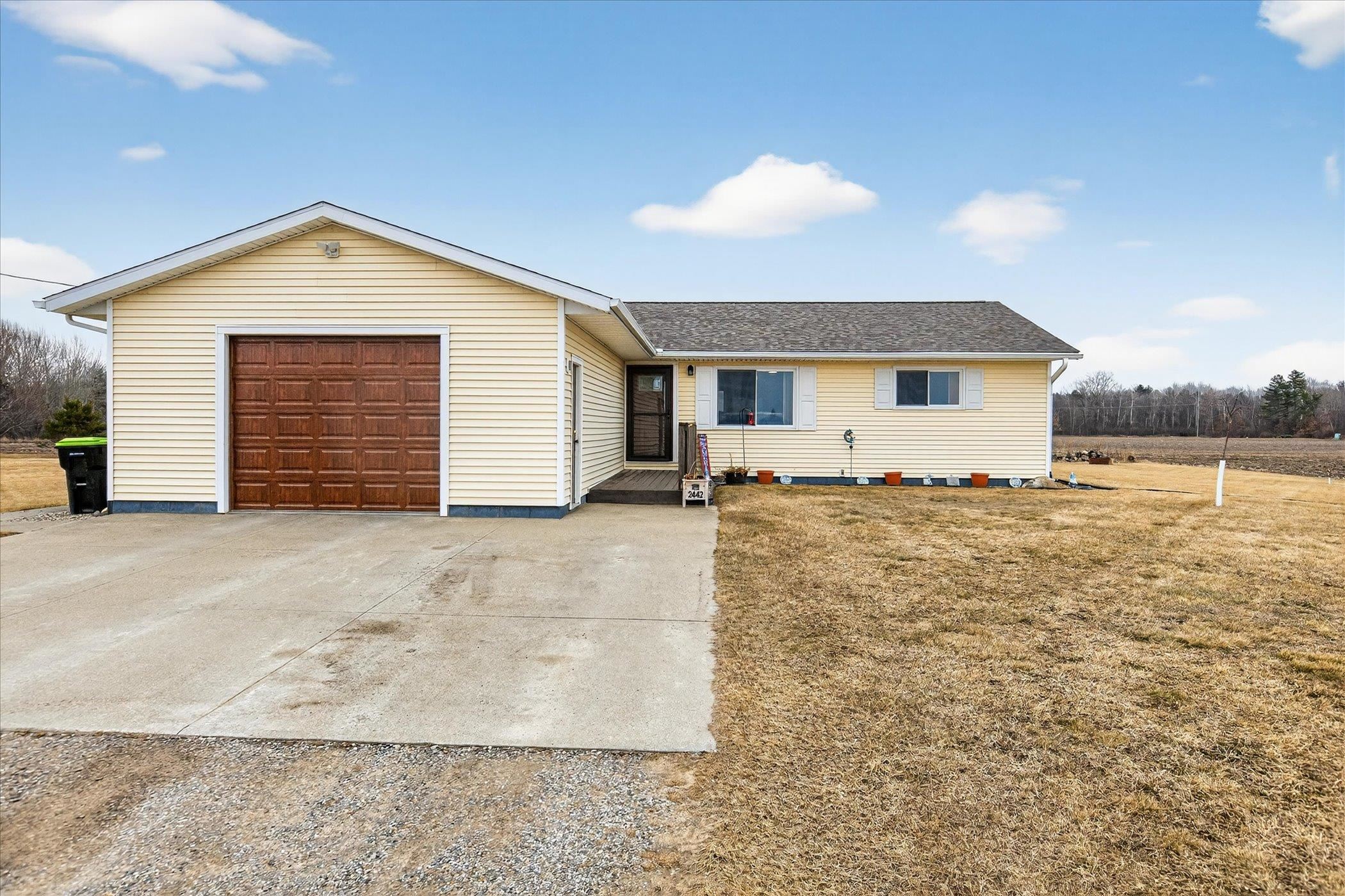 2442 North Mackinaw Road Pinconning, MI 48650 - Photo 25 of 37
