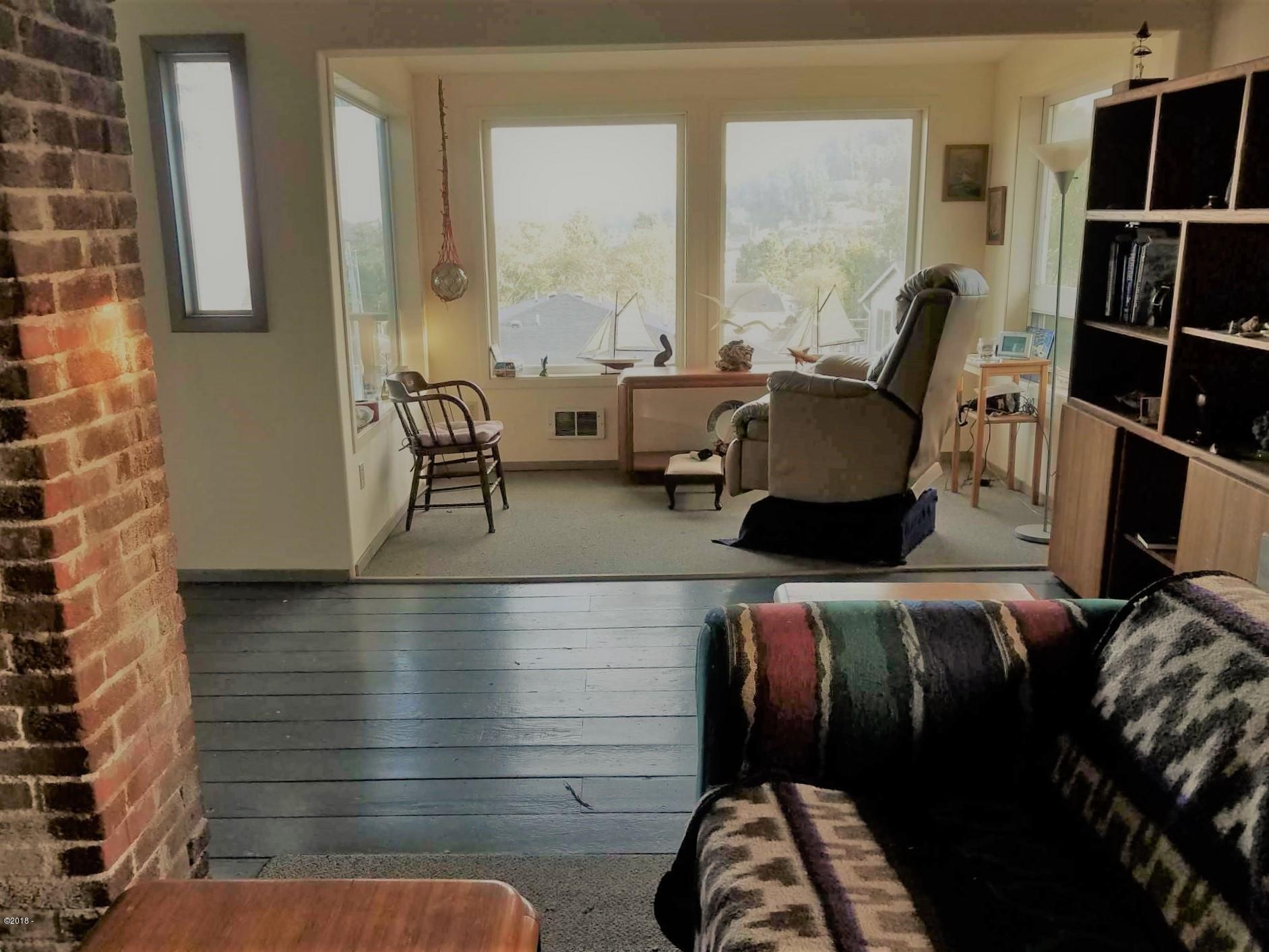 25 Southwest Briscoe Street Depoe Bay, OR 97341 - Photo 19 of 31 Resized952017091395075756