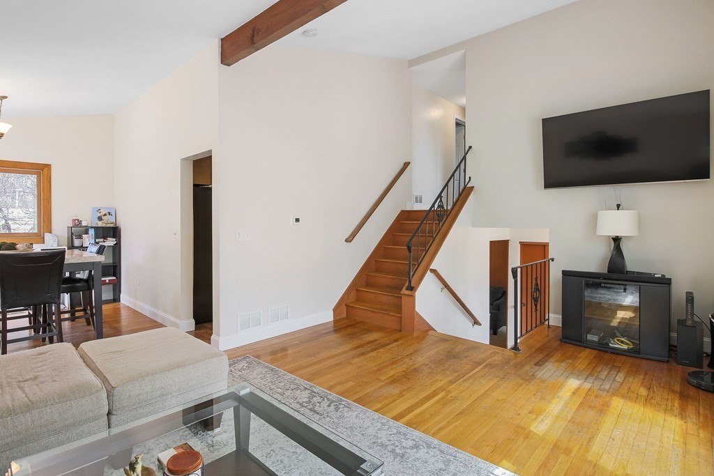 8 Elizabeth Road Milford, MA 01757 - Photo 5 of 33 Gallery Image 5