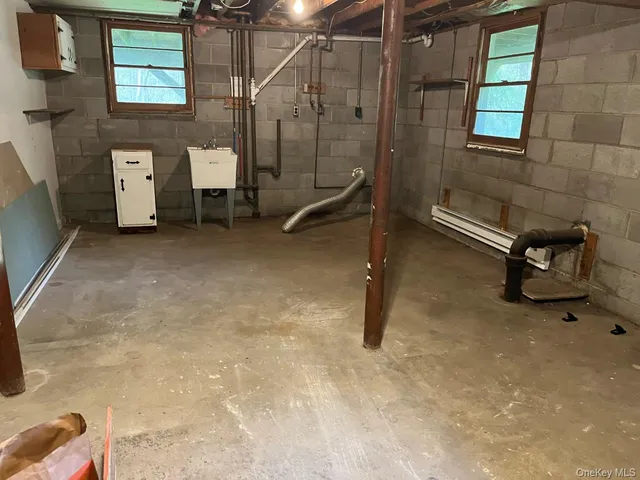 a bathroom with a toilet