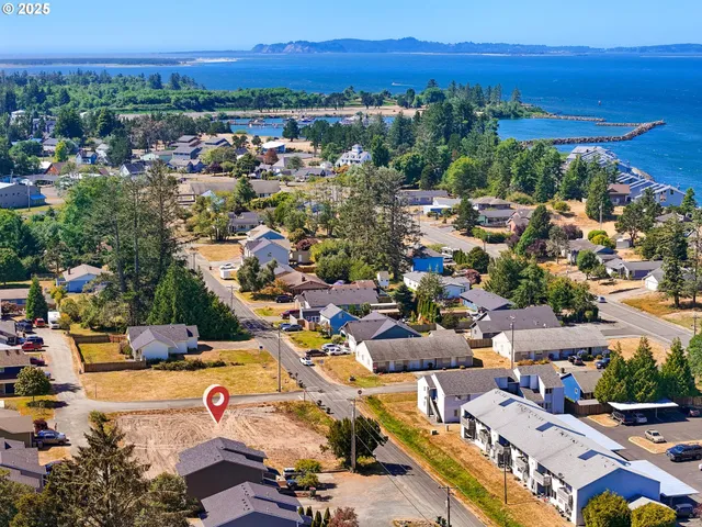 $250,000 | 590 7th Court, Hammond, OR 97121