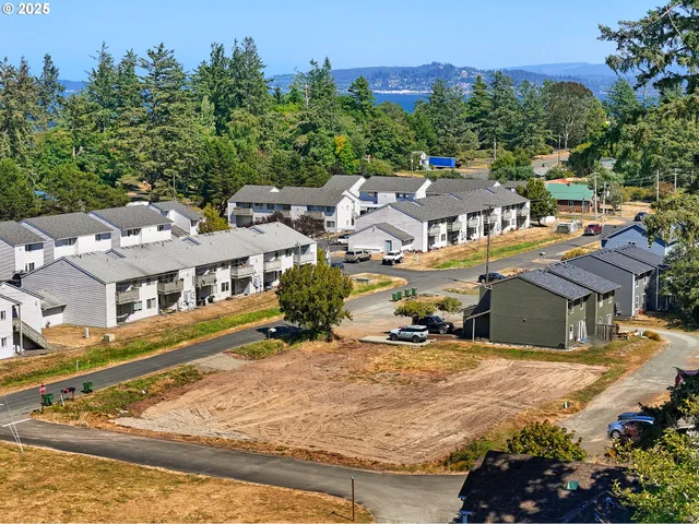 $250,000 | 590 7th Court, Hammond, OR 97121