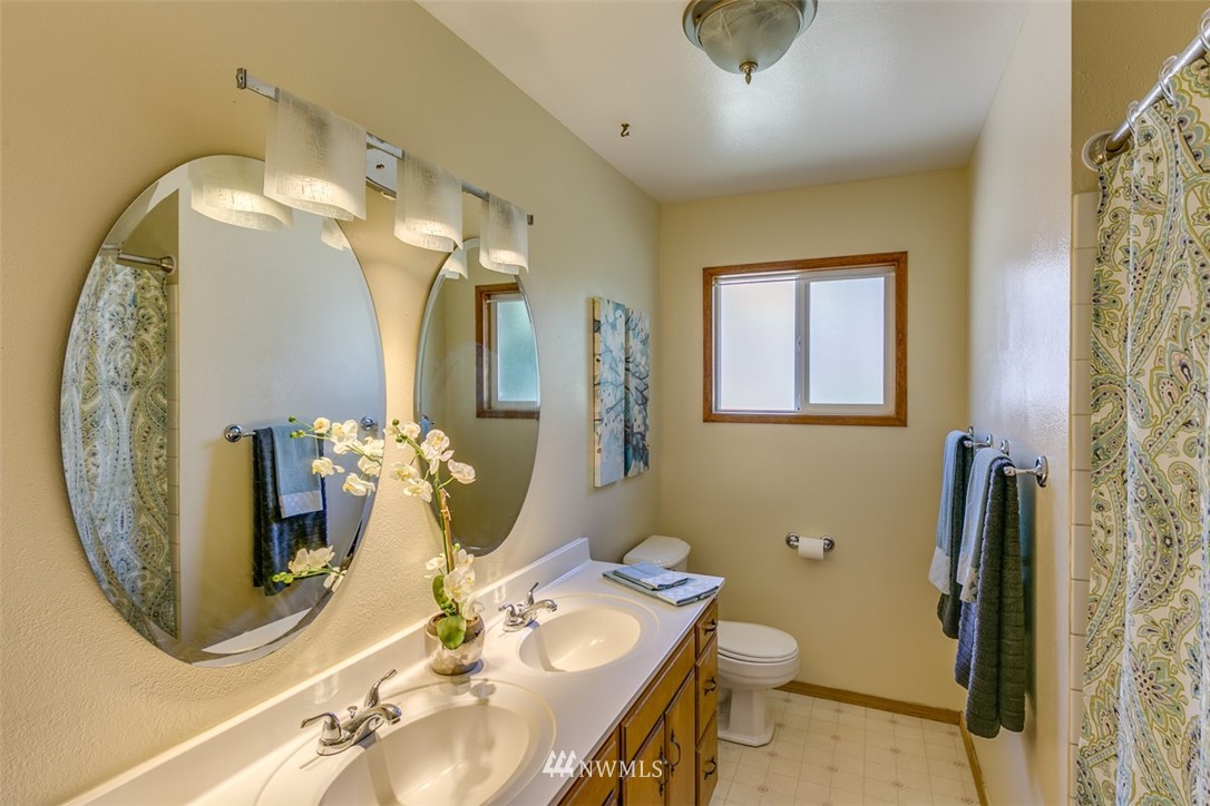 2812 Rozewood Drive Northeast Bremerton, WA 98310 - Photo 15 of 20 Gallery Image 15