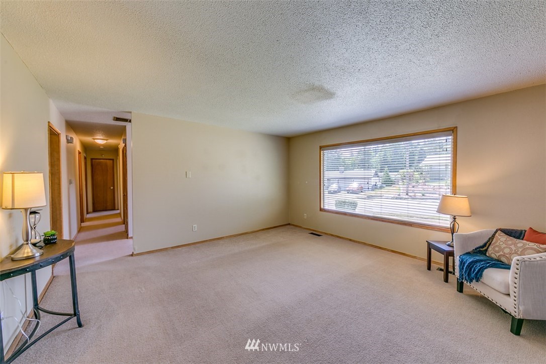 2812 Rozewood Drive Northeast Bremerton, WA 98310 - Photo 4 of 20 Gallery Image 4