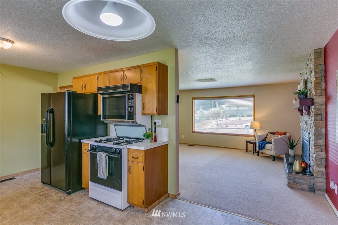 2812 Rozewood Drive Northeast Bremerton, WA 98310 - Photo 7 of 20 Gallery Image 7