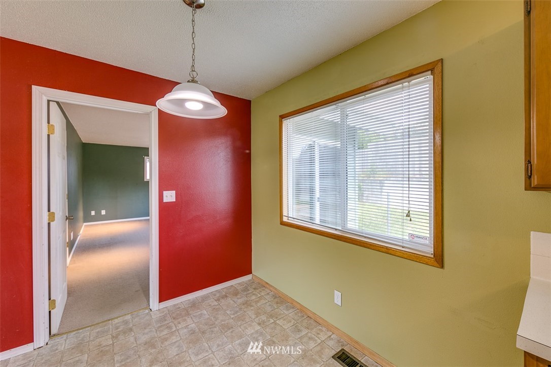 2812 Rozewood Drive Northeast Bremerton, WA 98310 - Photo 10 of 20 Gallery Image 10