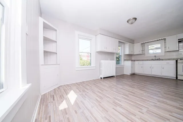 $2,600 | 1 Warwick Street, New Bedford, MA 02740