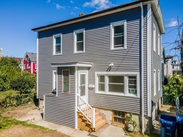 $2,600 | 1 Warwick Street, New Bedford, MA 02740