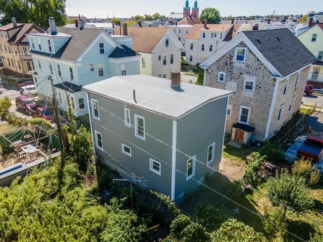 $2,600 | 1 Warwick Street, New Bedford, MA 02740