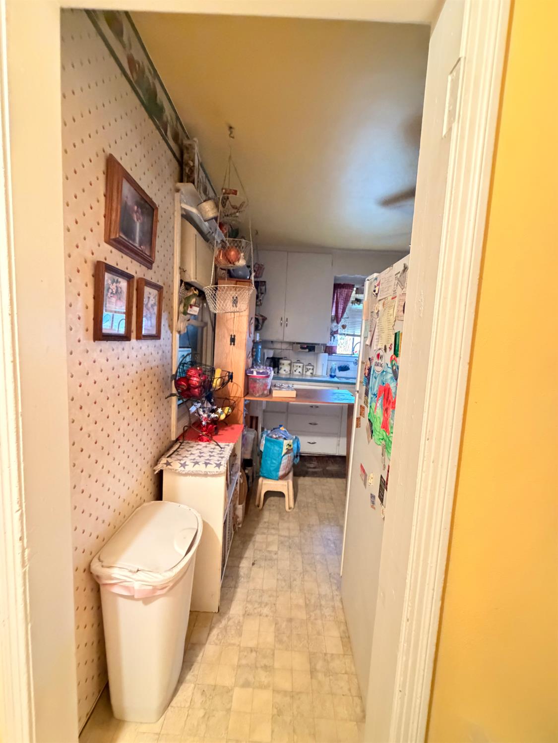 340 Bothun Road Turlock, CA 95380 - Photo 15 of 38 a bathroom with a sink and a toilet