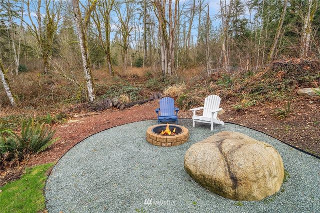 a picture of a wall in a bathroom