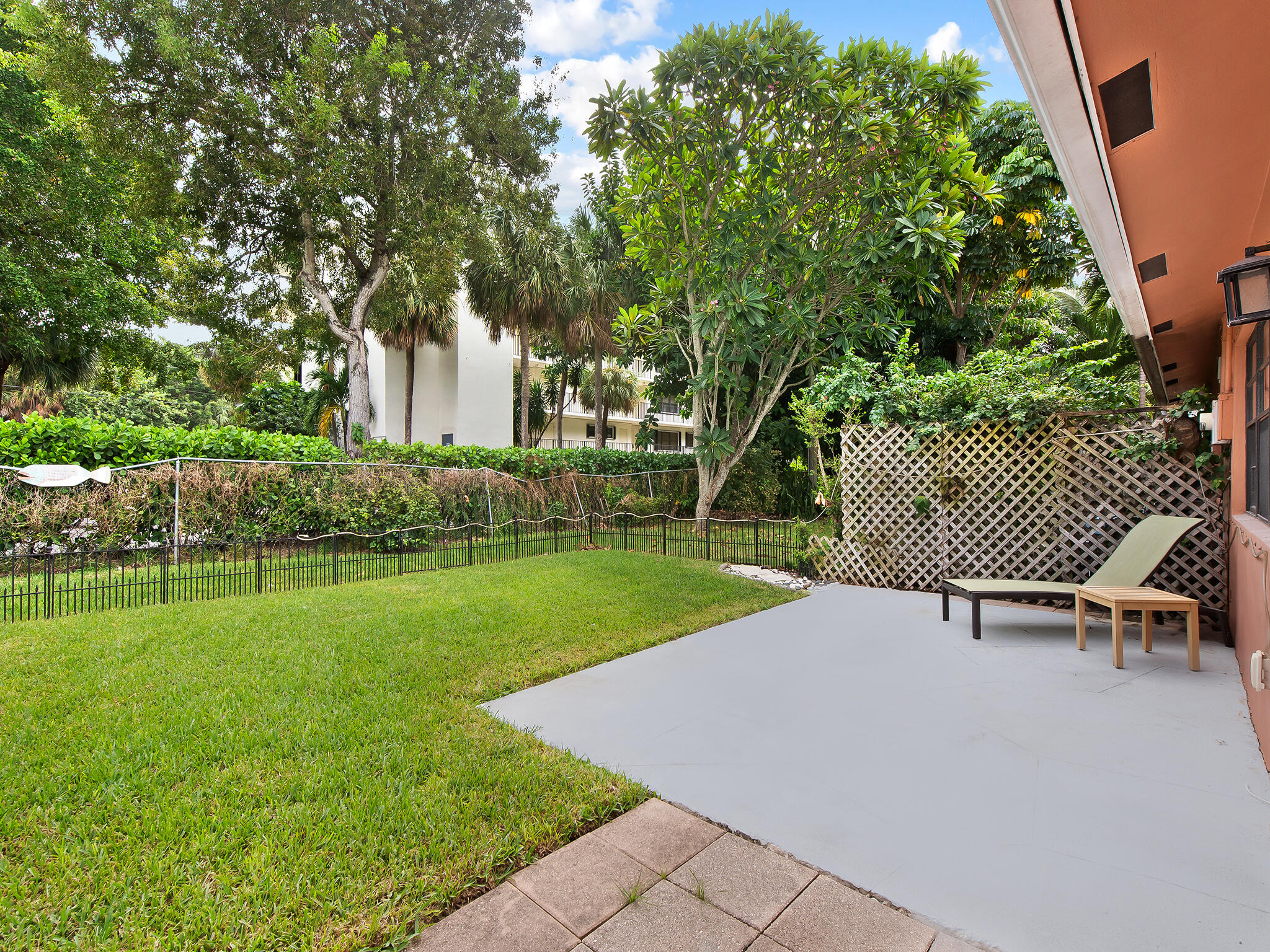 280 Northeast Wavecrest Way Boca Raton, FL 33432 - Photo 21 of 29 a view of a park with plants and trees