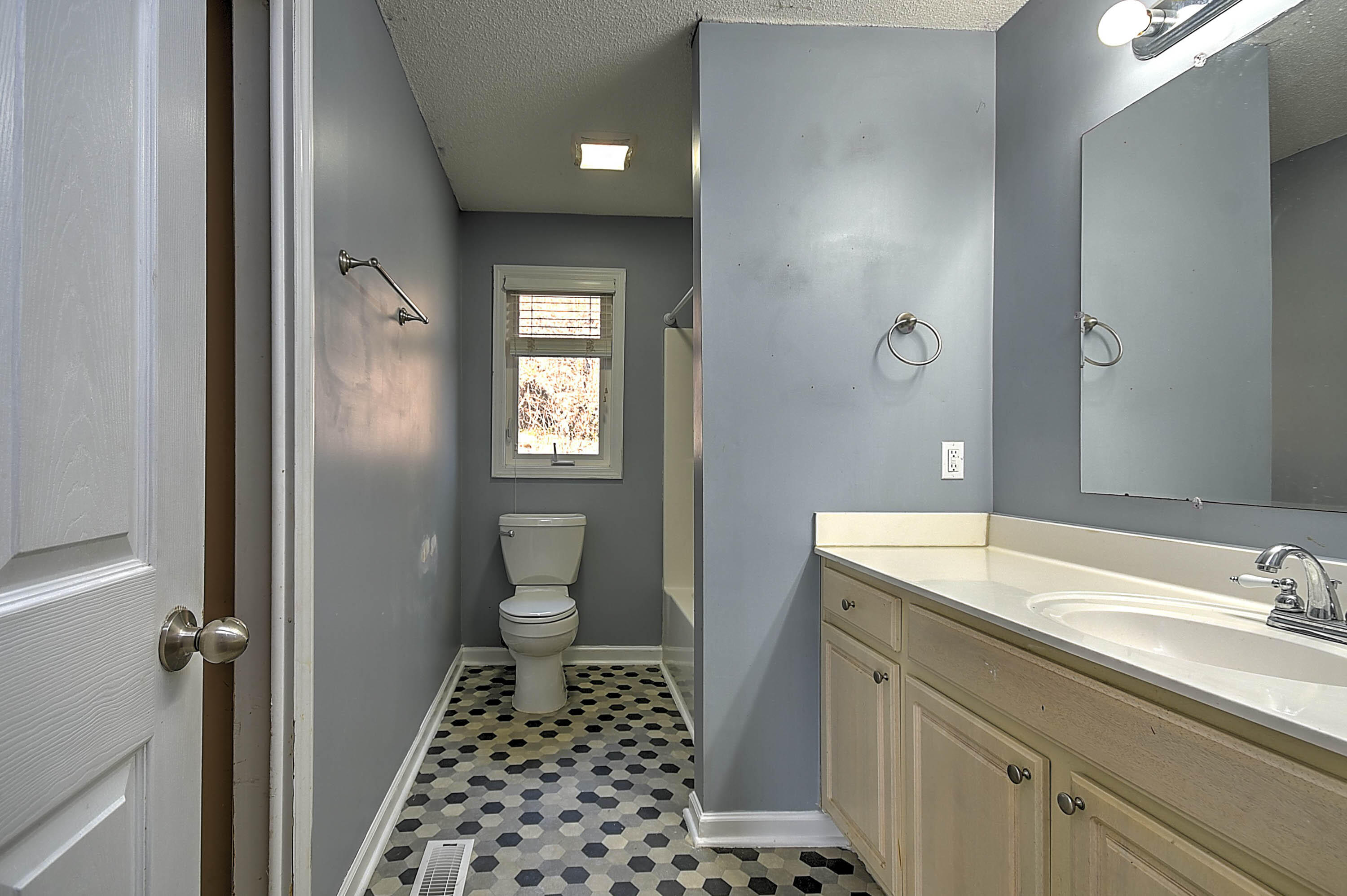 348 Rosedale Lane Bristol, TN 37620 - Photo 18 of 22 Rosedale-24