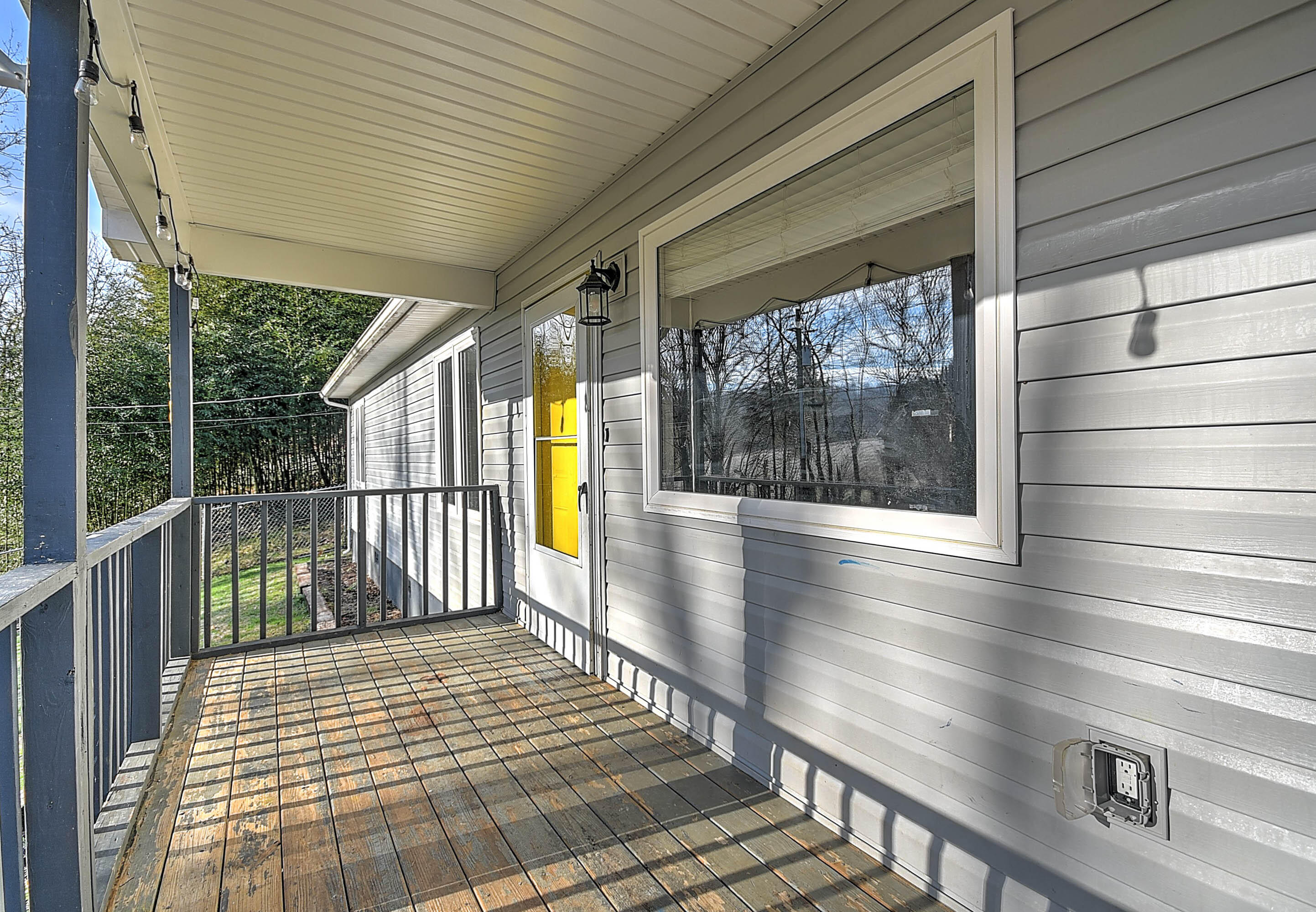 348 Rosedale Lane Bristol, TN 37620 - Photo 2 of 22 Rosedale-8