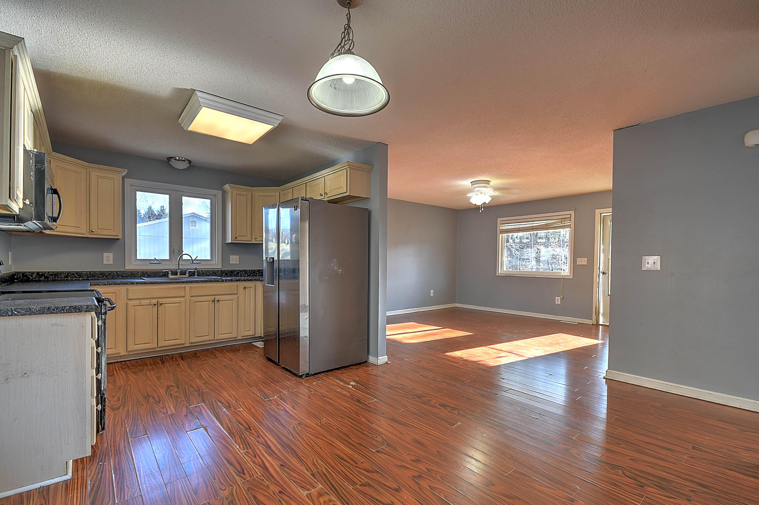 348 Rosedale Lane Bristol, TN 37620 - Photo 6 of 22 Rosedale-14