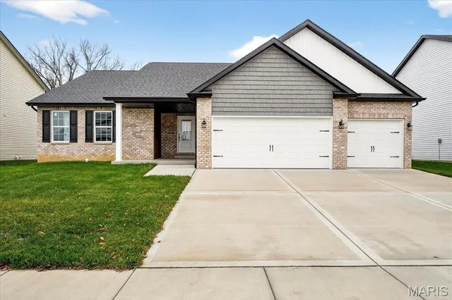 $445,000 | 617 Middletown Court, O'Fallon, IL 62269