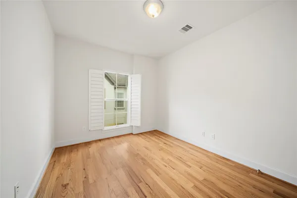 $2,950 | 4031 Bellefontaine, Unit 117, Houston, TX 77025