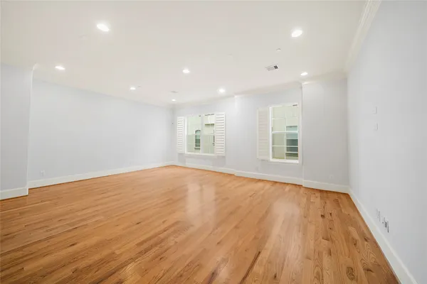 $2,950 | 4031 Bellefontaine, Unit 117, Houston, TX 77025
