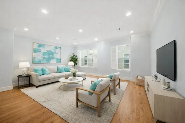 $2,950 | 4031 Bellefontaine, Unit 117, Houston, TX 77025