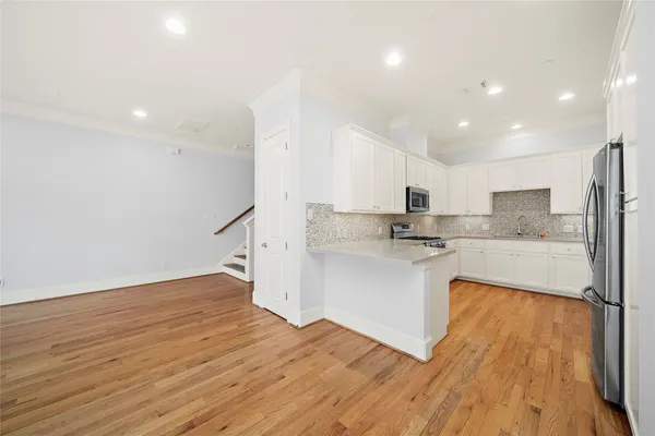 $2,950 | 4031 Bellefontaine, Unit 117, Houston, TX 77025