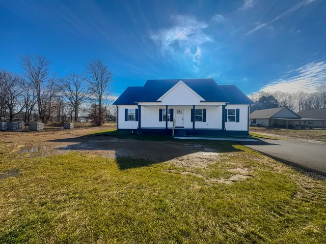 $289,900 | 303 Cassie Drive, Lafayette, TN 37083