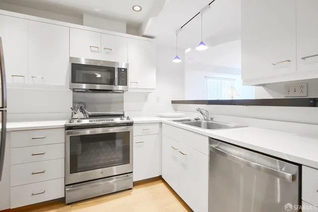 $667,999 | 1 Daniel Burnham Court, Unit 816, San Francisco, CA 94109