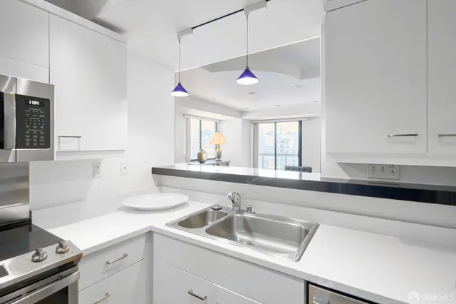 $667,999 | 1 Daniel Burnham Court, Unit 816, San Francisco, CA 94109