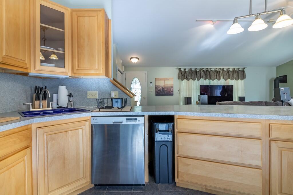 667 Bog Road Hermon, ME 04401 - Photo 25 of 37 667 Bog Road Interiors-11 (Copy)