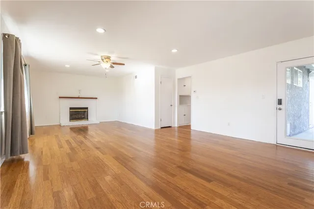 $4,250 | 19233 Napa Street, Northridge, CA 91324