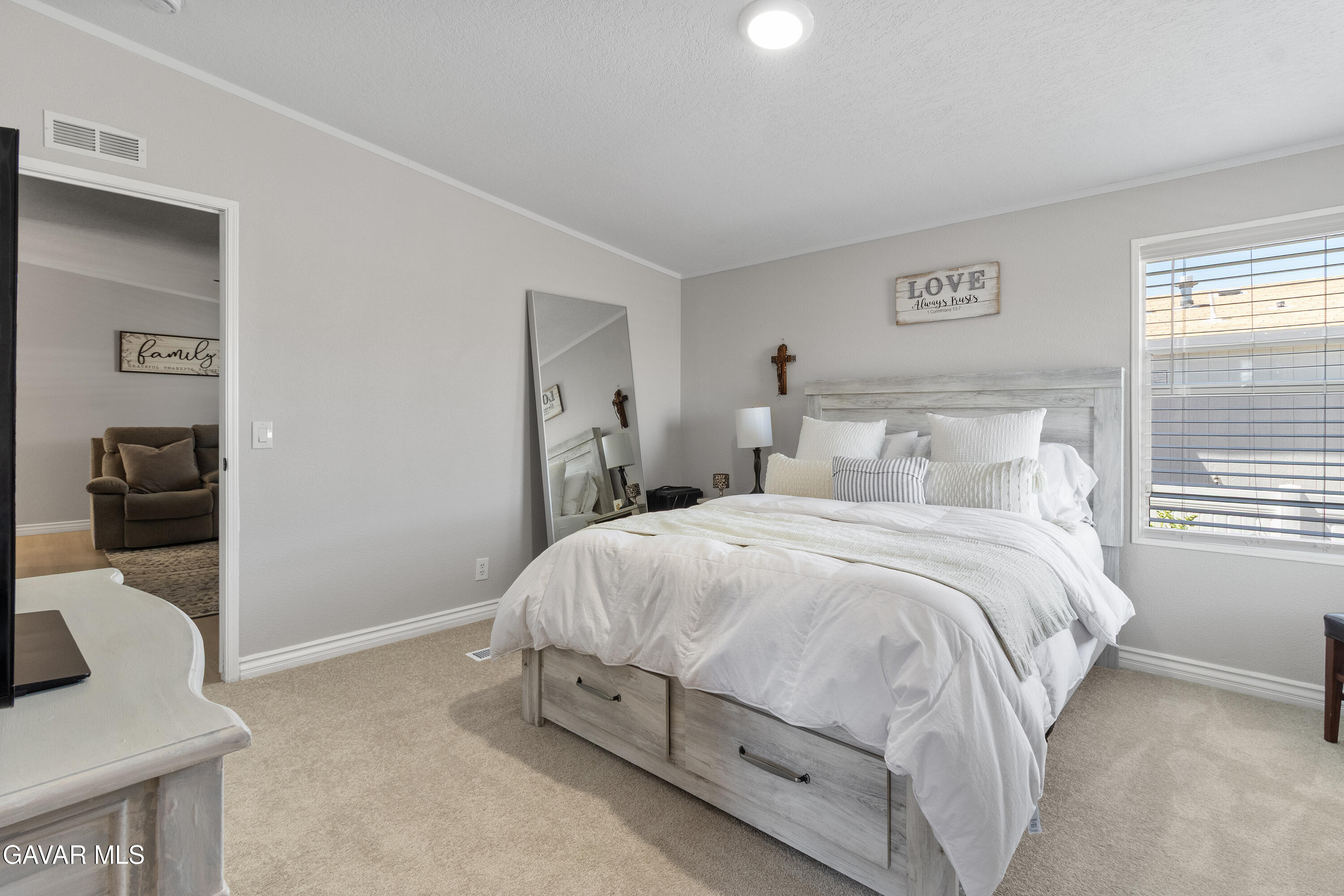 14556 East Tehachapi Boulevard Tehachapi, CA 93561 - Photo 12 of 29 Primary Bedroom-2