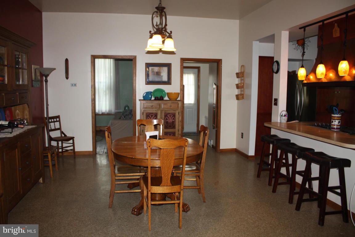 6 Shirley Lane Lititz, PA 17543 - Photo 4 of 23 Gallery Image 4