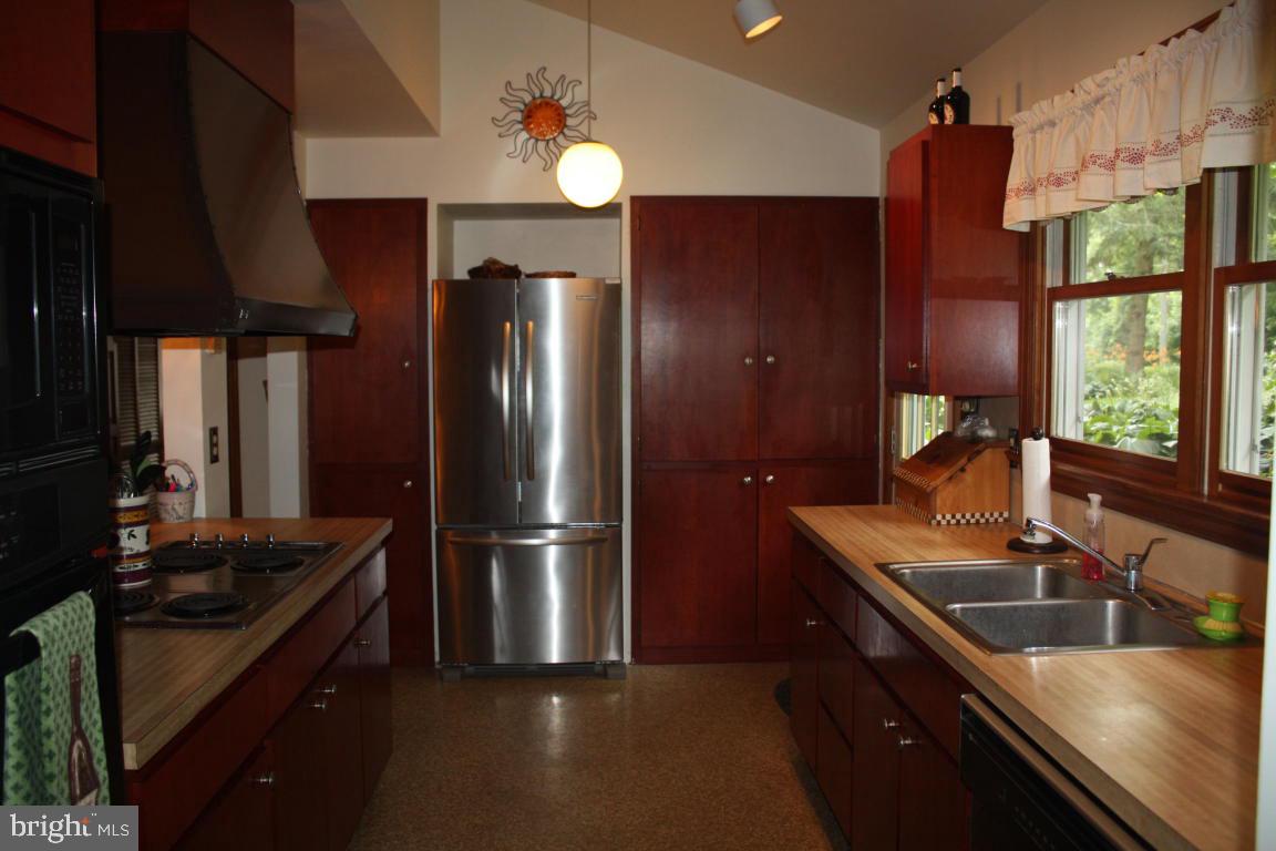 6 Shirley Lane Lititz, PA 17543 - Photo 5 of 23 Gallery Image 5