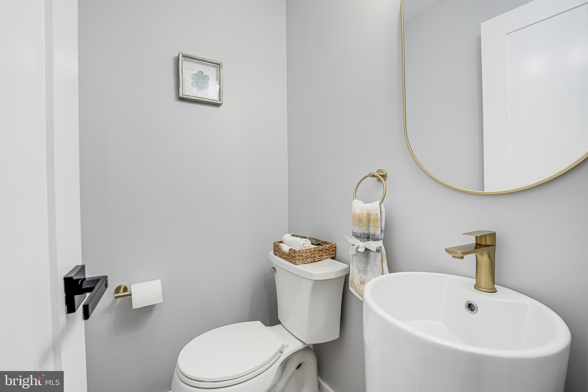 2815 South Arlington Ridge Road Arlington, VA 22202 - Photo 19 of 41