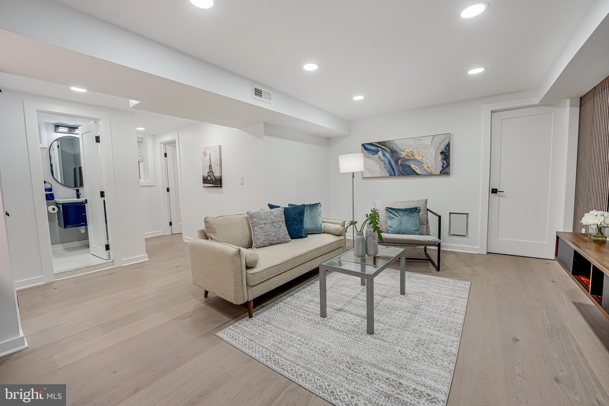 2815 South Arlington Ridge Road Arlington, VA 22202 - Photo 30 of 41