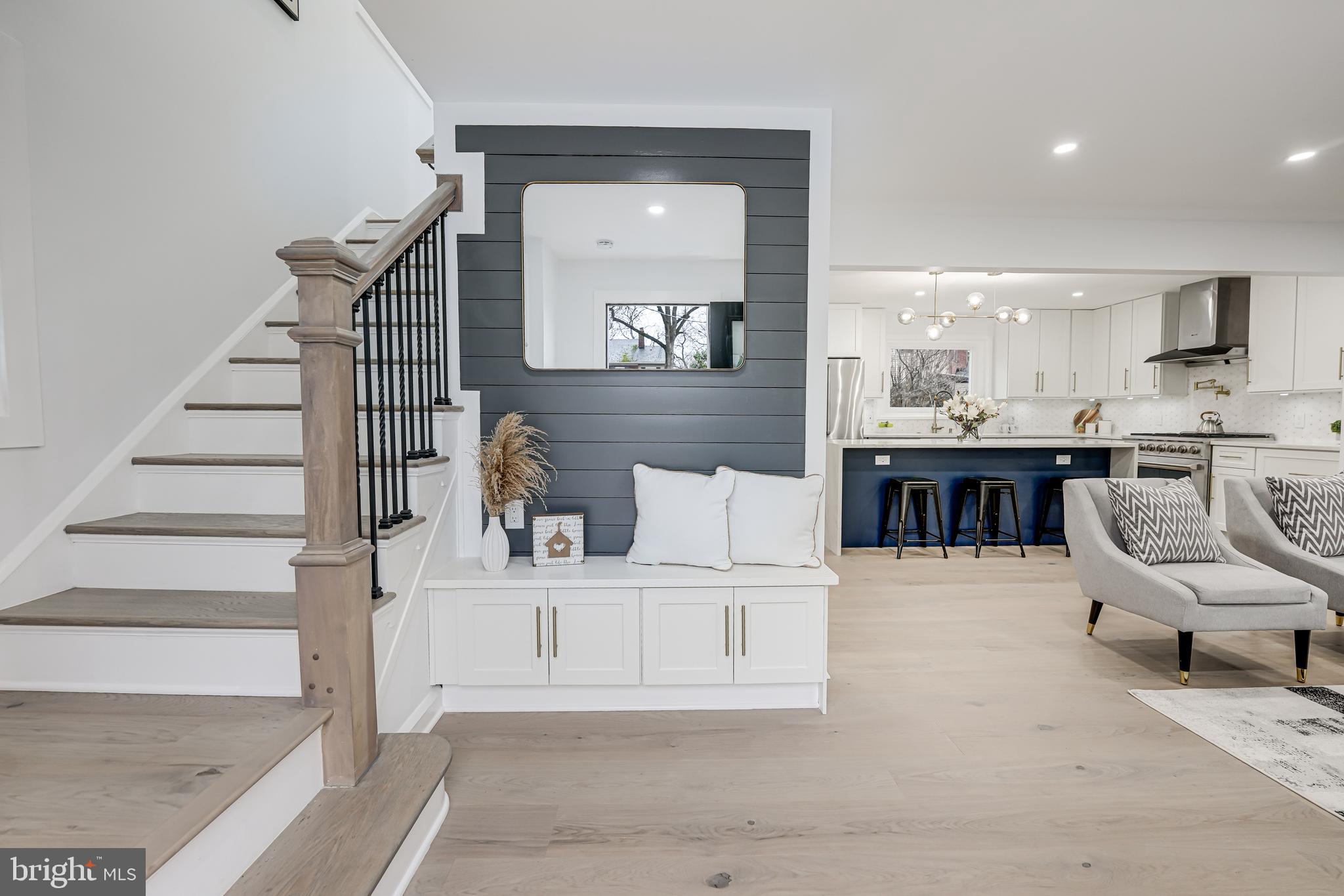 2815 South Arlington Ridge Road Arlington, VA 22202 - Photo 4 of 41