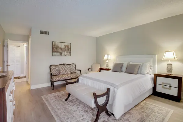 $2,000 | 6675 South Oriole Boulevard, Unit 4030, Delray Beach, FL 33446