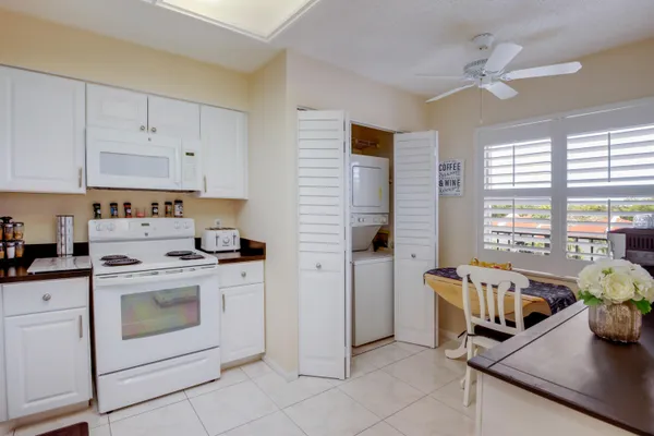 $2,000 | 6675 South Oriole Boulevard, Unit 4030, Delray Beach, FL 33446