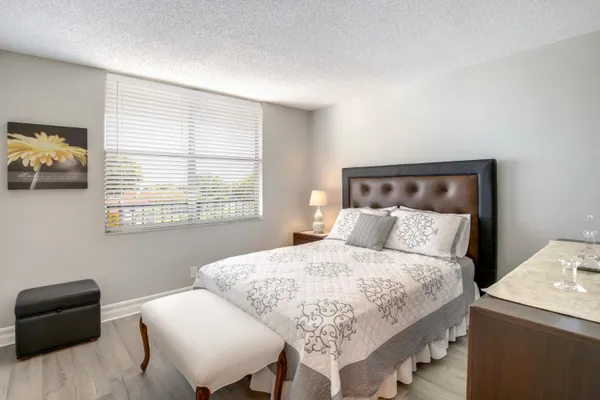 $2,000 | 6675 South Oriole Boulevard, Unit 4030, Delray Beach, FL 33446