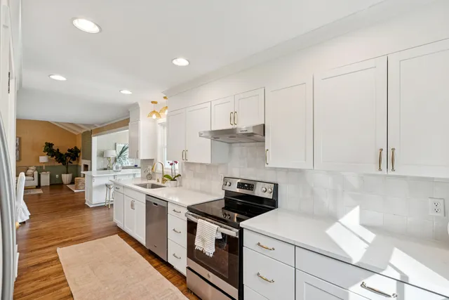 $1,185,000 | 938 Sea Gull Drive, Mount Pleasant, SC 29464