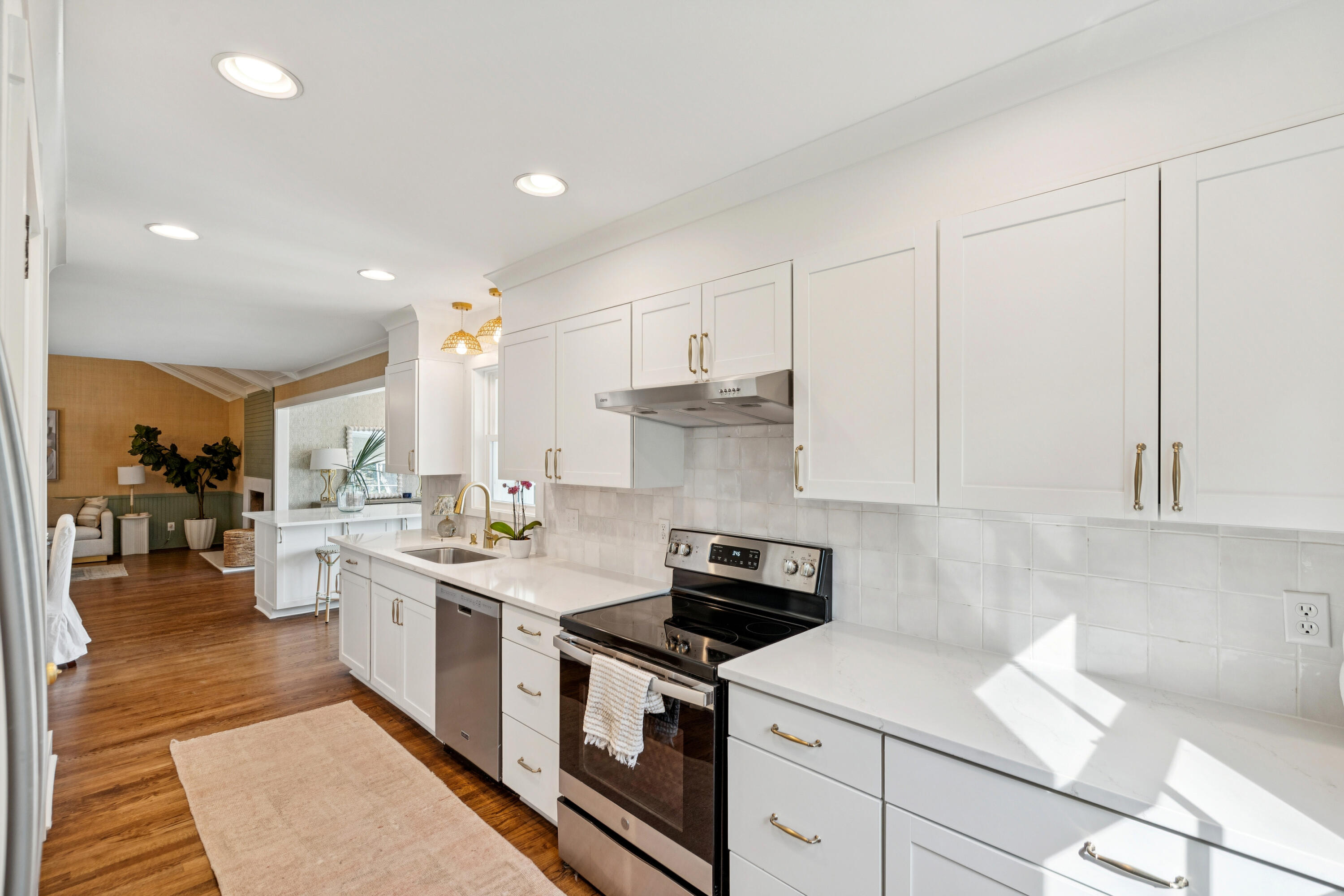 938 Sea Gull Drive Mount Pleasant, SC 29464 - Photo 22 of 50 938SeaGullDr-KeenEyeMarketing-035