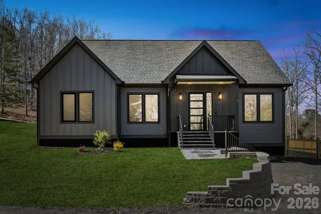 $600,000 | 5 Trevs Way, Fletcher, NC 28732