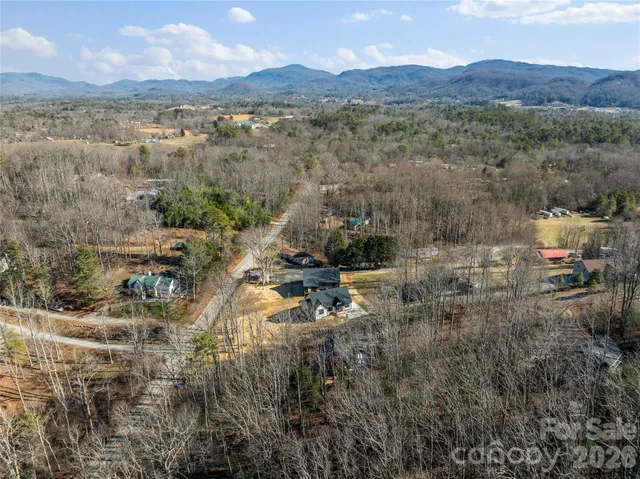 $600,000 | 5 Trevs Way, Fletcher, NC 28732